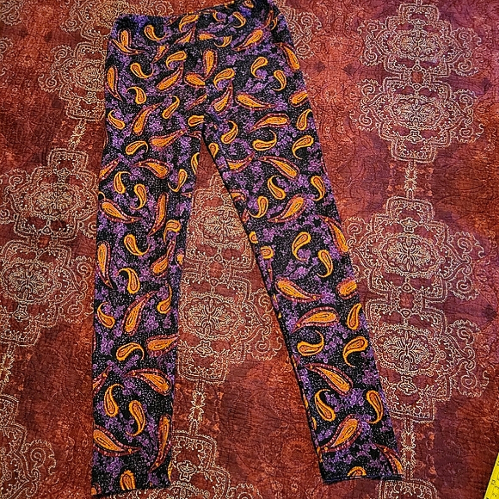 LulaRoe super soft leggings with paisley design.